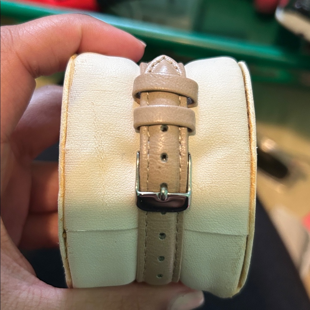 watch - Picture 2 of 2